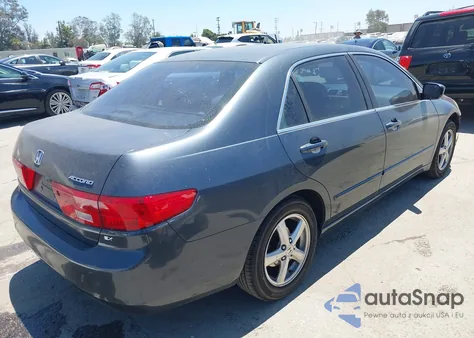 2005 Honda Accord 2.4 Ex z USA, uszkodzony, nr VIN 1HGCM56755A160669